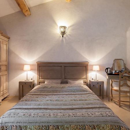 La Louviere Des Bruyeres Bed & Breakfast Robion en Luberon Oda fotoğraf