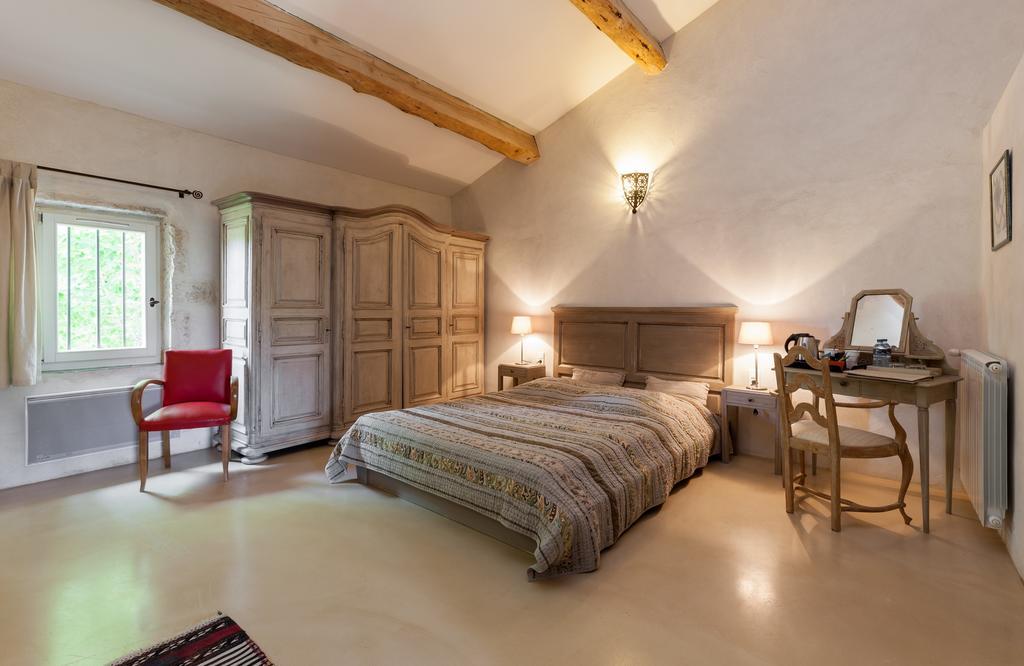 La Louviere Des Bruyeres Bed & Breakfast Robion en Luberon Oda fotoğraf