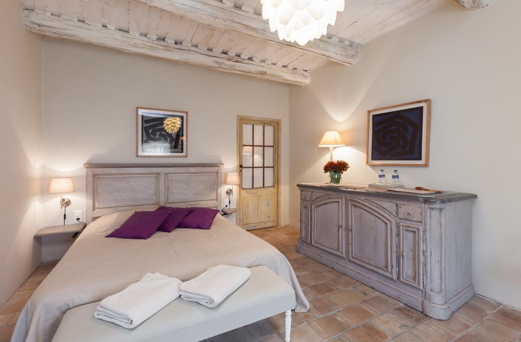 La Louviere Des Bruyeres Bed & Breakfast Robion en Luberon Oda fotoğraf