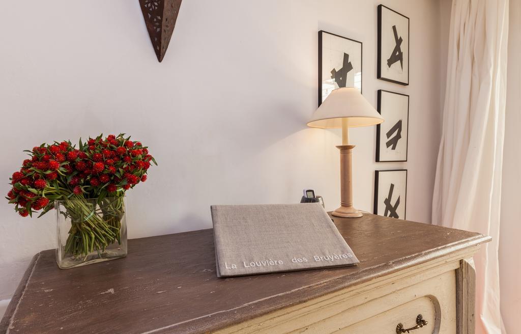 La Louviere Des Bruyeres Bed & Breakfast Robion en Luberon Oda fotoğraf
