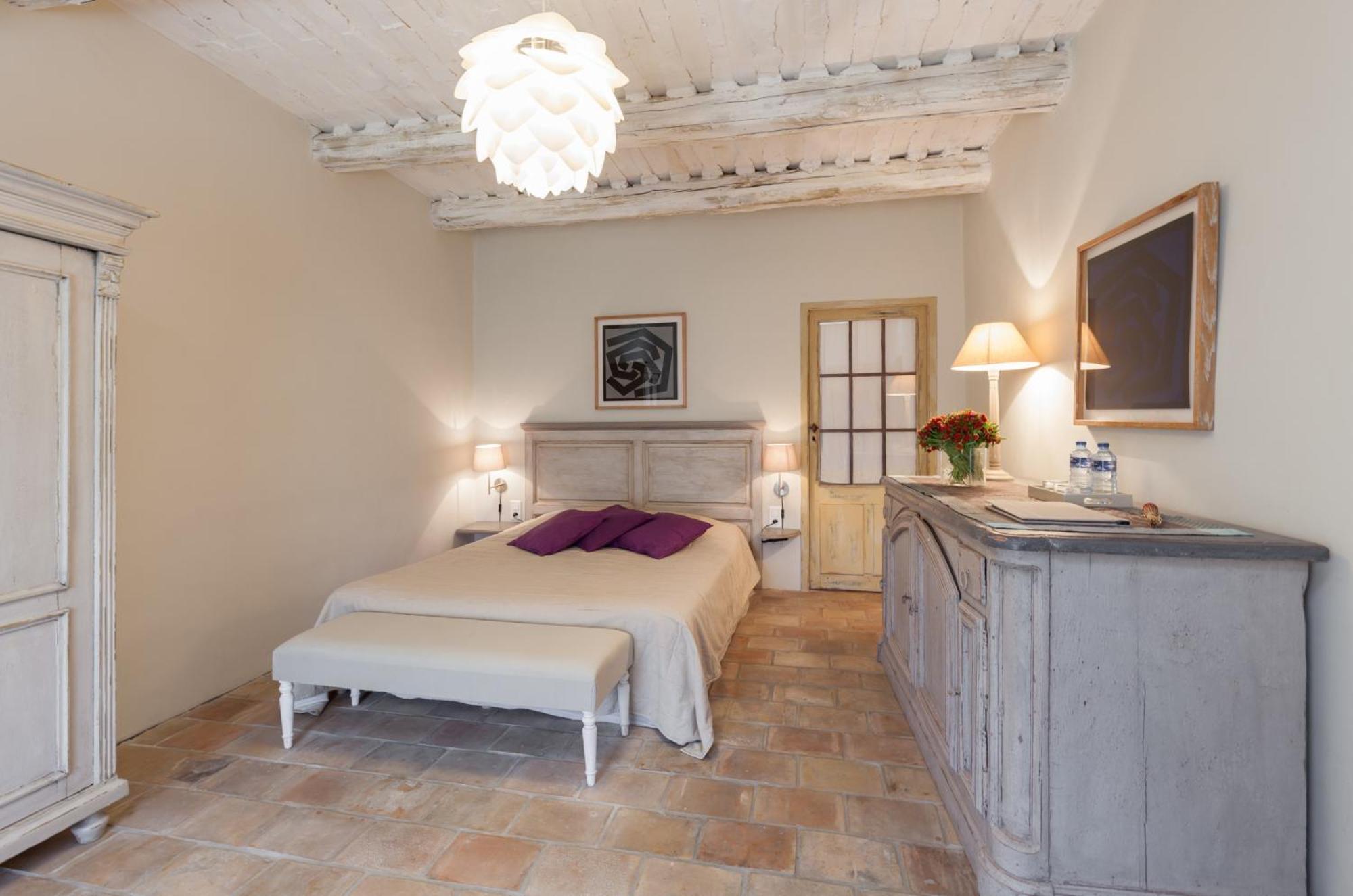 La Louviere Des Bruyeres Bed & Breakfast Robion en Luberon Oda fotoğraf